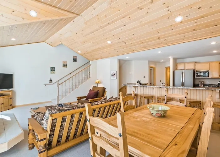 Schweitzer Ullr Retreat