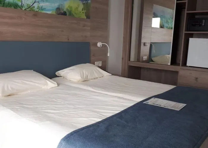 Karousos Beach Rooms