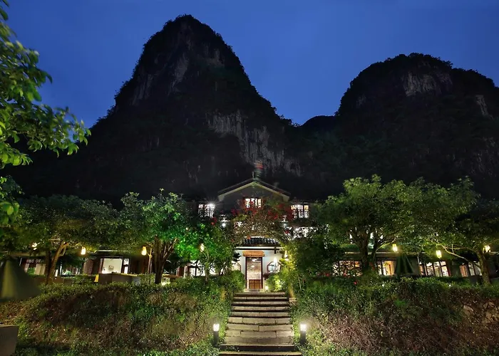Yangshuo Mountain Retreat