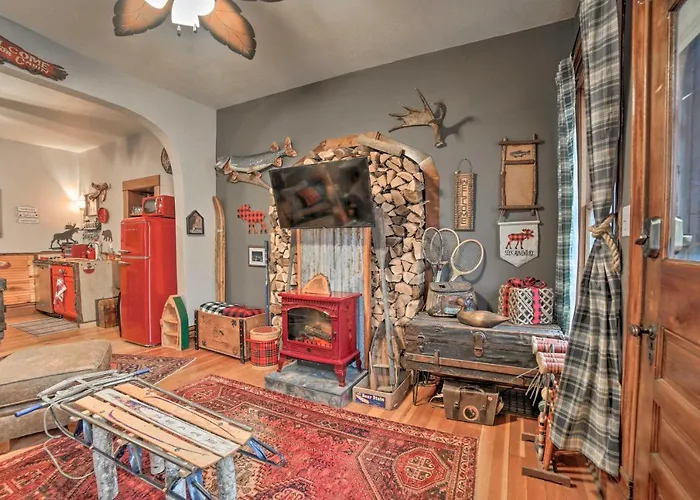 Walk To Waterfront: Dtwn Sturgeon Bay Retreat!