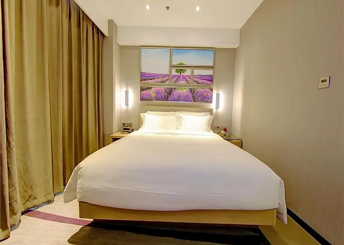 Lavande Hotel Chengdu Dafeng Shixi Park Subway Station