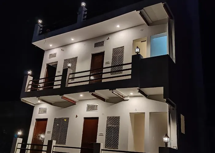 Varah Square Guest House