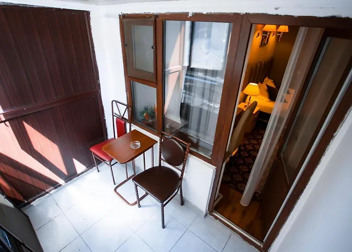 Aruna Hotel