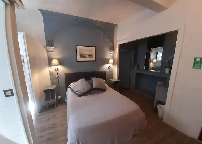 Hotel Saint-Florent, A 2 Pas Du Theatre Antique D'Orange