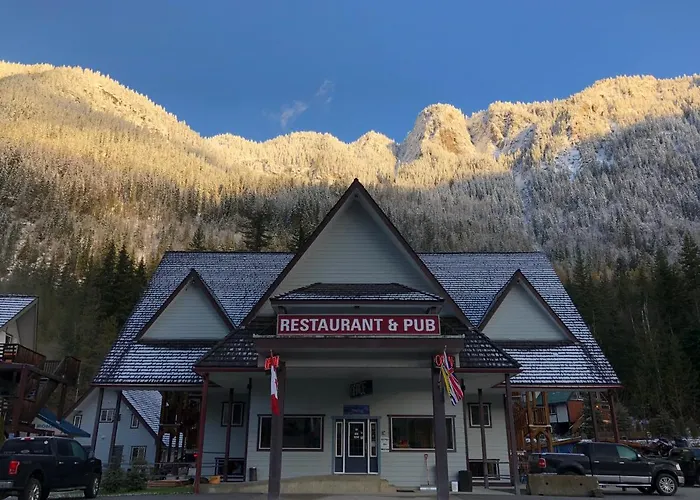 Peaks Lodge